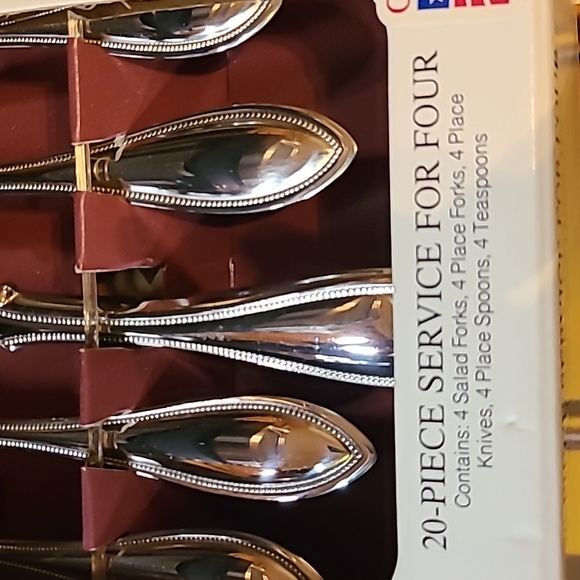 5 Pc. Bundle=Oneida  Silverware/Cutting Board/Grater/Thermometer/Corn Holders - Picture 4 of 11